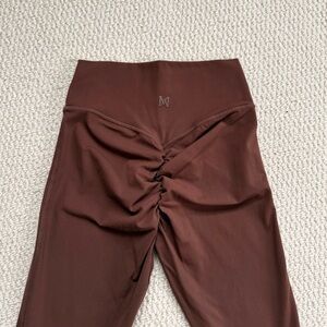 Meshki Chocolate Brown Sculpting Ruched Leggings